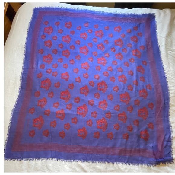 VERSACE Medusa Head Scarf Royal Blue and Ruby Red Print NWT - Picture 2 of 6